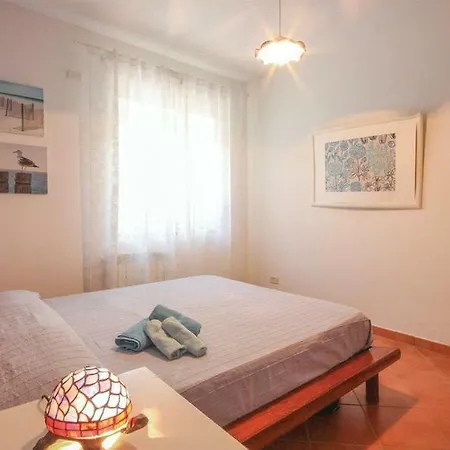 Edda Residenza Con Piscina 卡斯特拉巴特