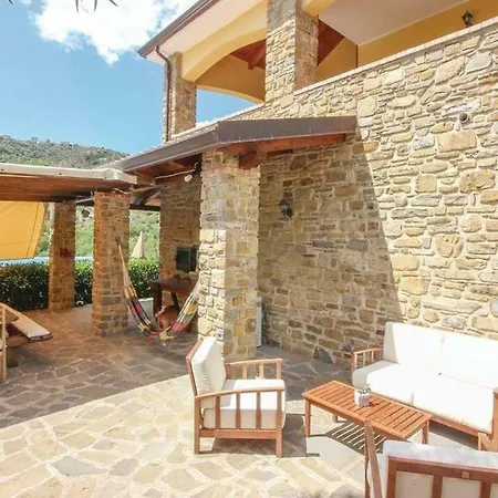 别墅 Edda Residenza Con Piscina 卡斯特拉巴特