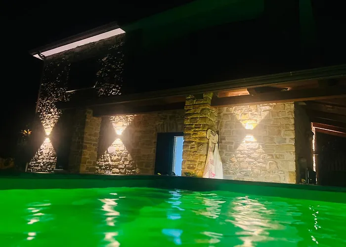 Edda Residenza Con Piscina 빌라