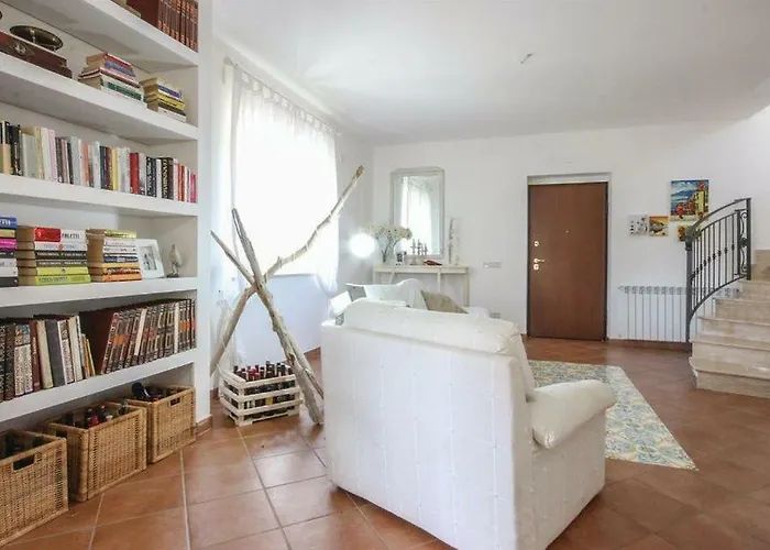 Edda Residenza Con Piscina 빌라