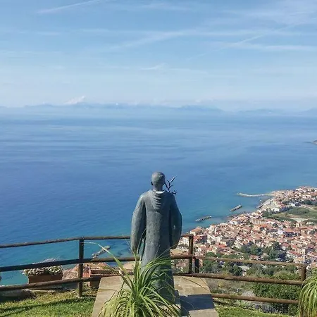 וילה Edda Residenza Con Piscina