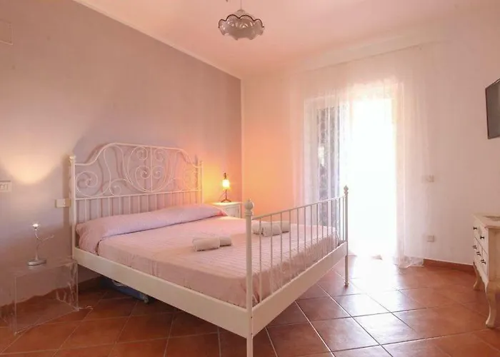 Edda Residenza Con Piscina